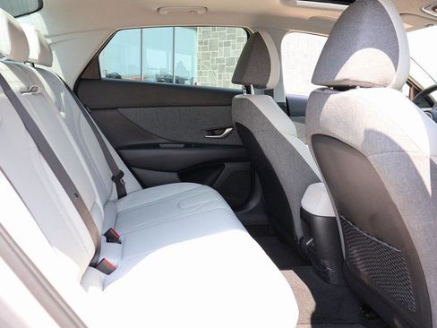 New 2025 Hyundai Elantra Limited image 13