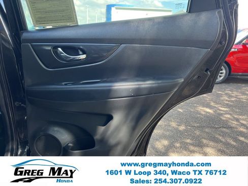 Used 2019 Nissan Rogue SV AWD/4WD image 13