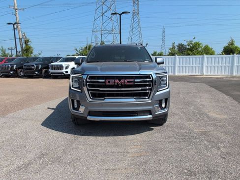Used 2022 GMC Yukon XL SLT w/ SLT Premium Package AWD/4WD image 9