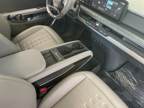 Certified 2024 Kia EV9 Wind AWD/4WD image 18