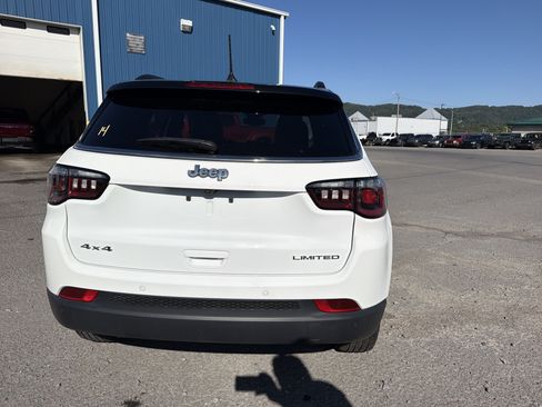 Used 2025 Jeep Compass Limited AWD/4WD image 5