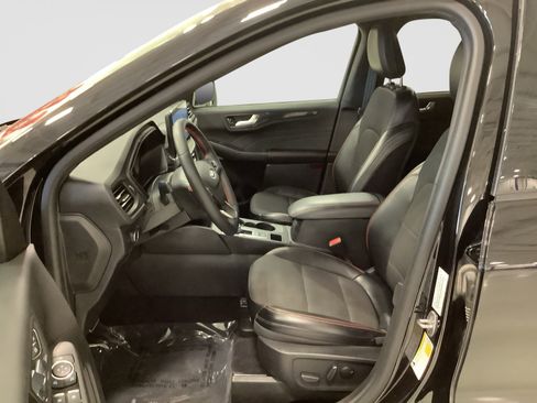 Certified 2023 Ford Escape ST-Line w/ Tech Pack #1 FWD image 11