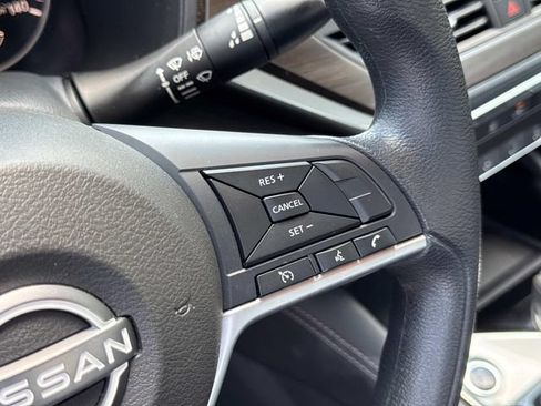 Used 2023 Nissan Altima 2.5 SV FWD image 30