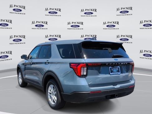 New 2026 Ford Explorer Active RWD image 3