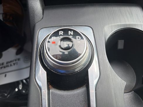 Used 2020 Ford Escape SE image 19