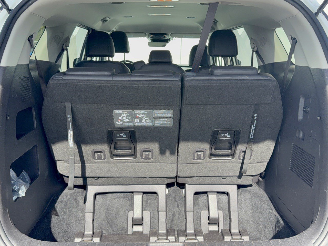 Used 2026 Kia Carnival FWD image 28