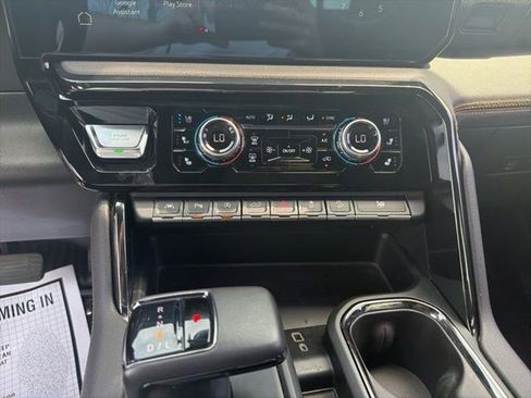 Used 2022 GMC Sierra 1500 AT4 w/ Sierra Safety Plus Package AWD/4WD image 8