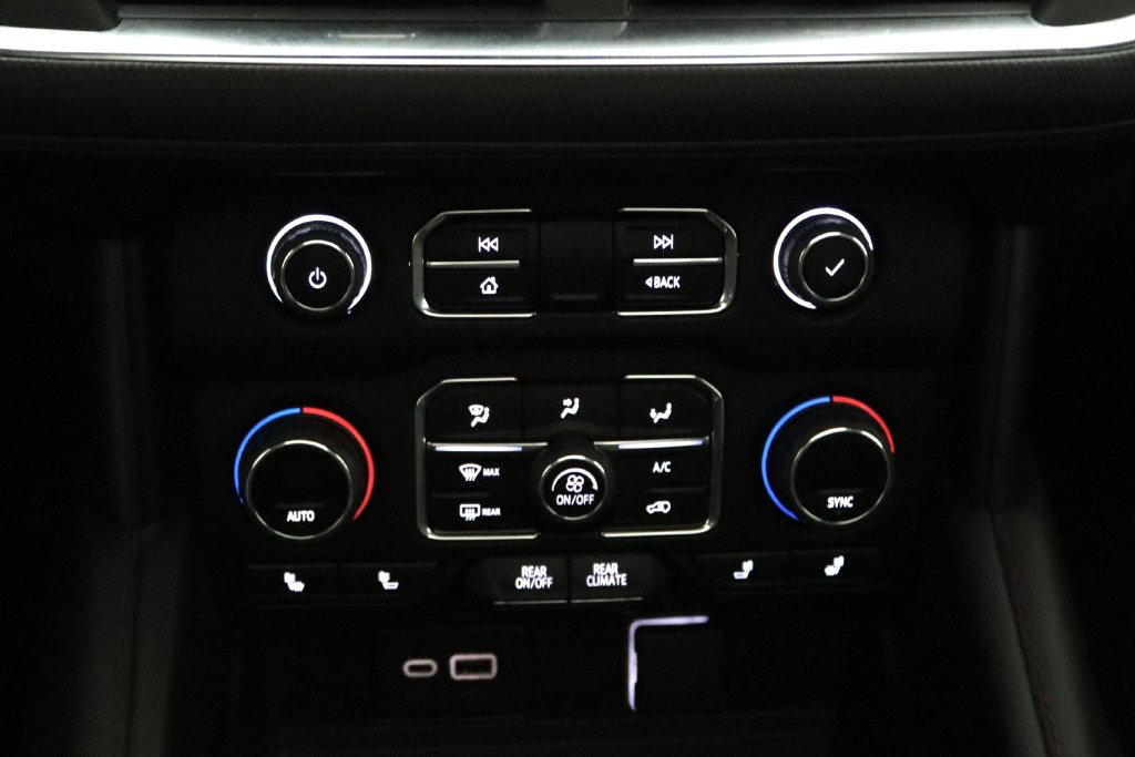 Used 2023 Chevrolet Suburban RST w/ Luxury Package AWD/4WD image 37