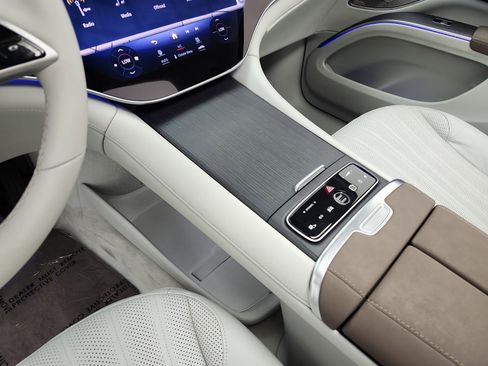 Certified 2023 Mercedes-Benz EQS 580 4MATIC SUV image 11