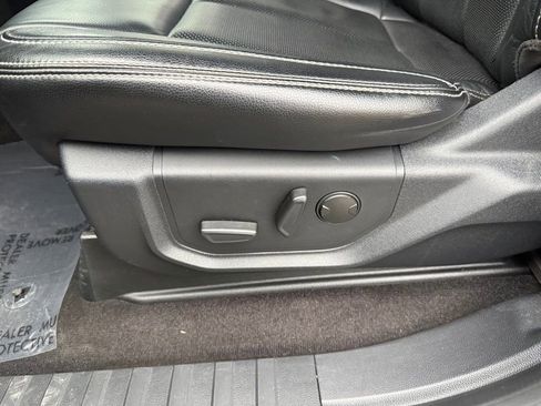 Used 2019 Ford F150 Lariat image 8