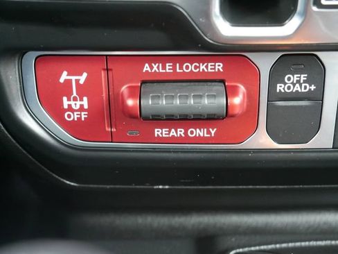 Used 2024 Jeep Wrangler Willys image 21