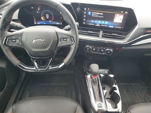 Certified 2025 Chevrolet Trax RS w/ Driver Confidence Package image 11