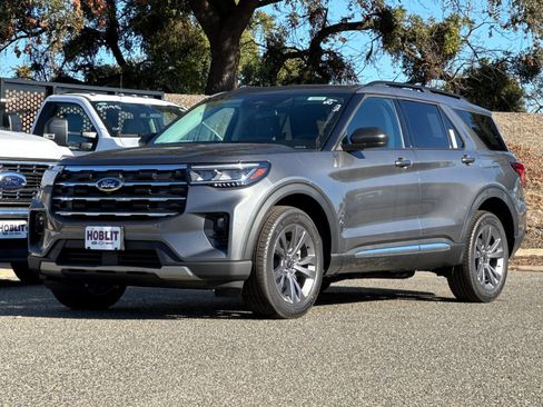 New 2025 Ford Explorer Active w/ Active Comfort Package image 7