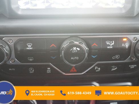 Used 2019 Jeep Wrangler Unlimited Sahara w/ Quick Order Package 24M Moab AWD/4WD image 20