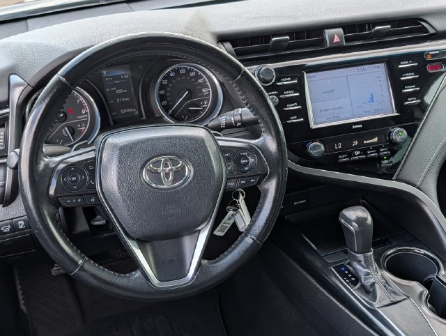 Used 2020 Toyota Camry SE FWD image 11