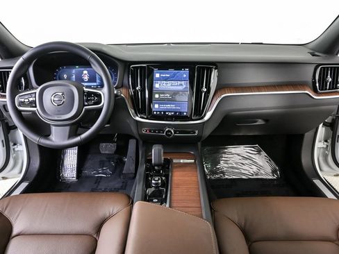 Certified 2025 Volvo V60 B5 Cross Country Plus image 19