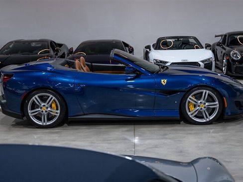 Used 2020 Ferrari Portofino RWD image 8