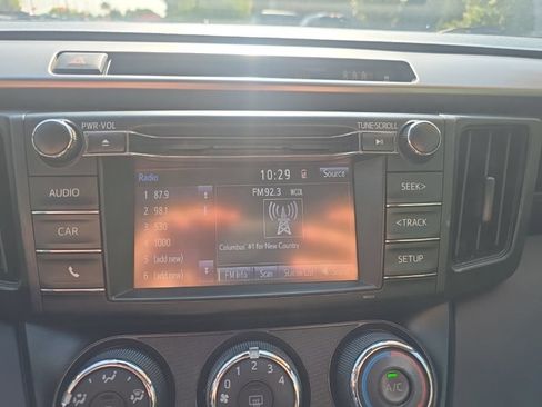Used 2018 Toyota RAV4 LE w/ All Weather Liner Package FWD image 18