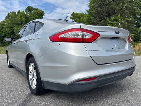 Used 2016 Ford Fusion S FWD image 3