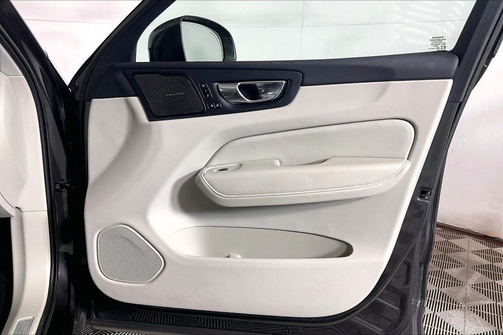 Used 2022 Volvo XC60 B5 Inscription w/ Advanced Package FWD image 23