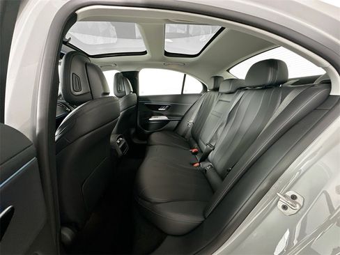Used 2025 Mercedes-Benz E 350 Sedan image 25