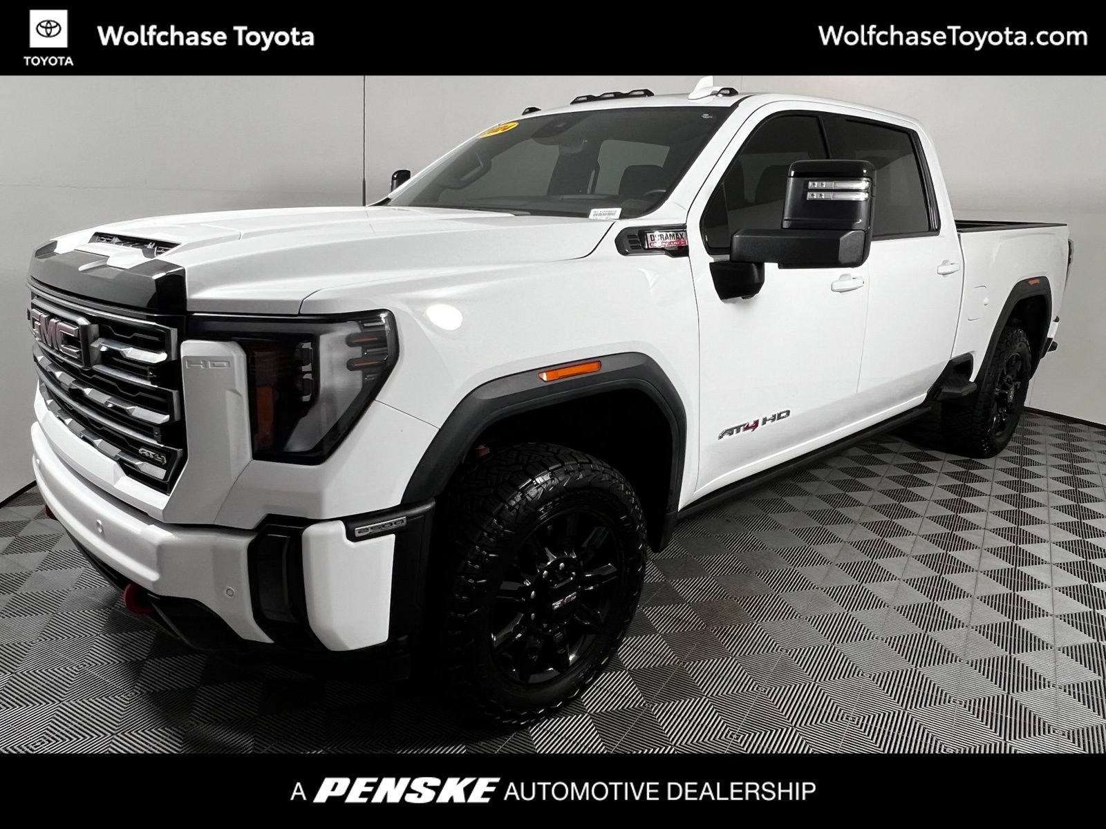 Used 2024 GMC Sierra 2500 AT4 w/ AT4 Premium Plus Package AWD/4WD image 1
