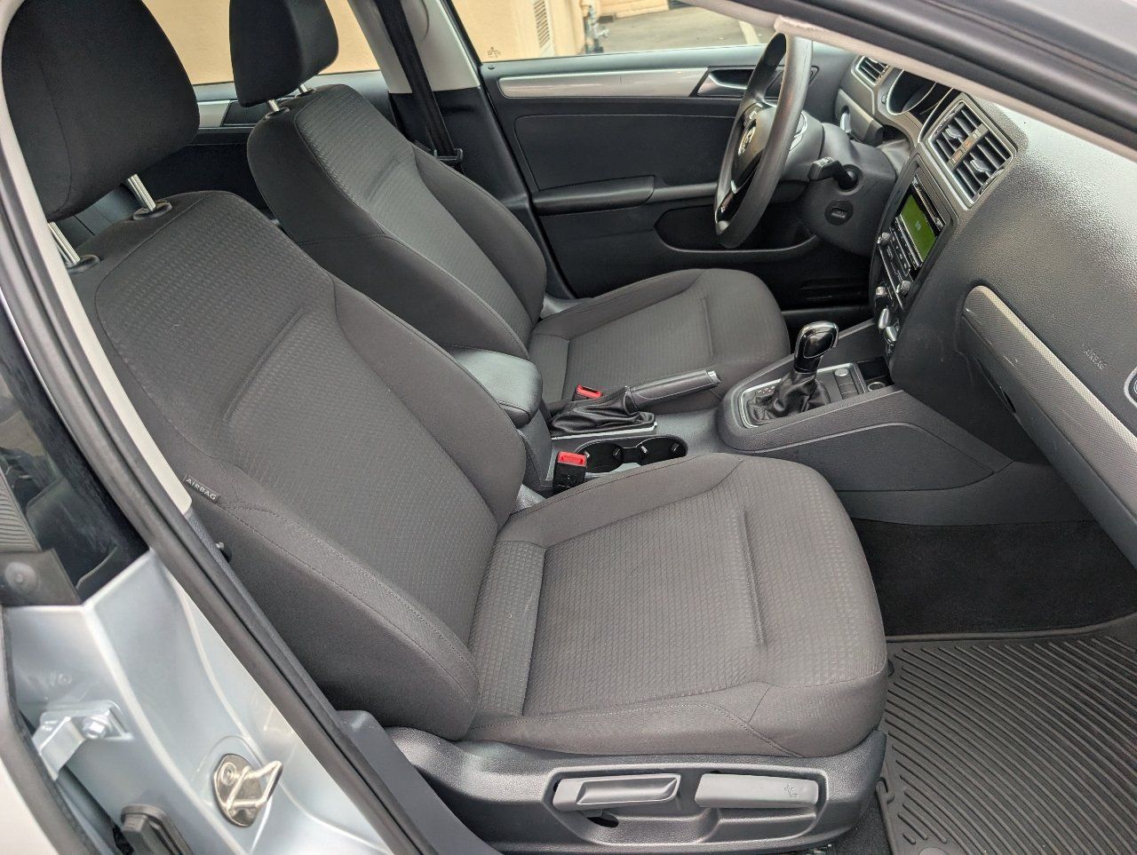 Used 2015 Volkswagen Jetta SE FWD image 8