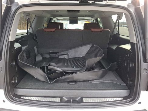 Used 2019 Chevrolet Suburban Premier w/ Premier Plus Edition image 30