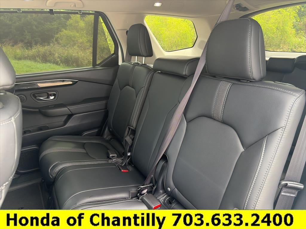 Certified 2025 Honda Pilot Touring image 21