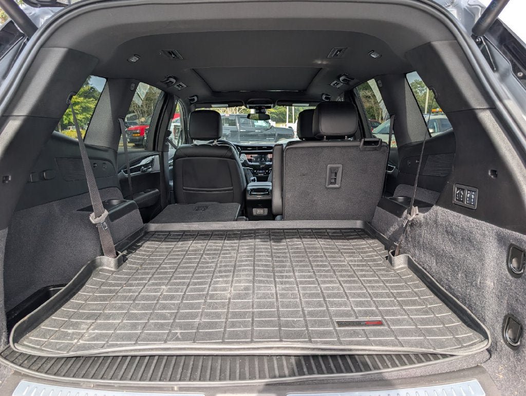 Used 2024 Cadillac XT6 Premium Luxury w/ LPO, Floor Liner Package AWD/4WD image 5