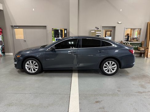 Used 2020 Chevrolet Malibu LT FWD image 1