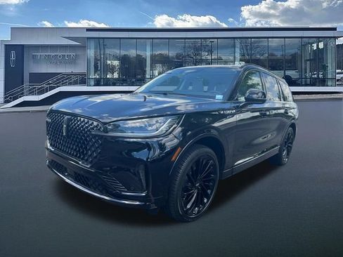 New 2026 Lincoln Aviator Reserve w/ Jet Appearance Package AWD/4WD image 3