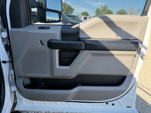 Used 2018 Ford F250 XL w/ Power Equipment Group AWD/4WD image 13
