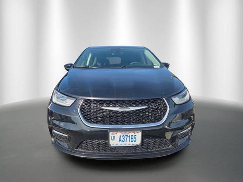 Used 2024 Chrysler Pacifica Touring-L FWD image 6