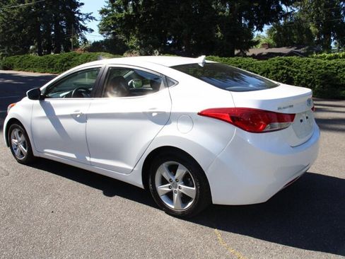 Used 2012 Hyundai Elantra GLS FWD image 4