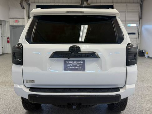 Used 2019 Toyota 4Runner TRD Off-Road AWD/4WD image 3