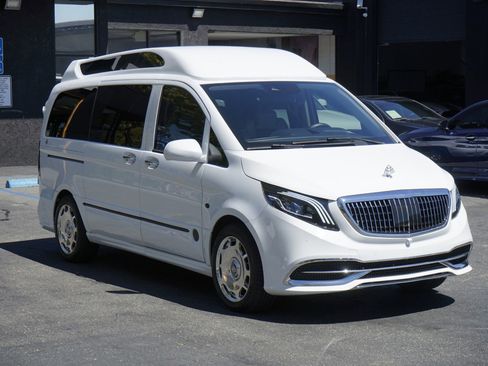 Used 2018 Mercedes-Benz Metris Passenger image 6