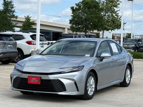 Used 2026 Toyota Camry LE FWD image 6