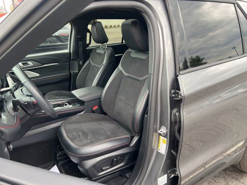Used 2025 Ford Explorer ST w/ Sun And Sound Package AWD/4WD image 28