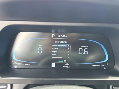 Certified 2026 Hyundai Elantra SE w/ Cargo Package FWD image 19