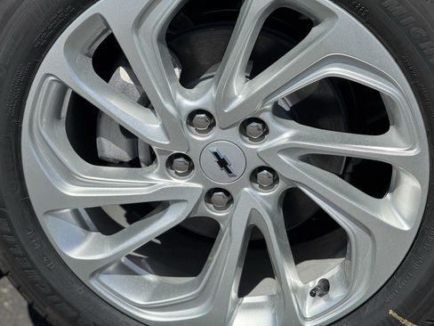 New 2027 Chevrolet Bolt LT w/ Comfort Package FWD image 8