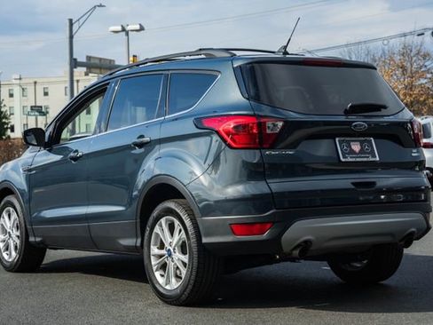 Used 2019 Ford Escape SE image 5