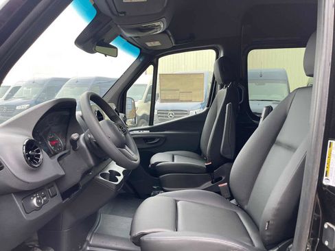 Used 2024 Mercedes-Benz Sprinter 2500 image 20