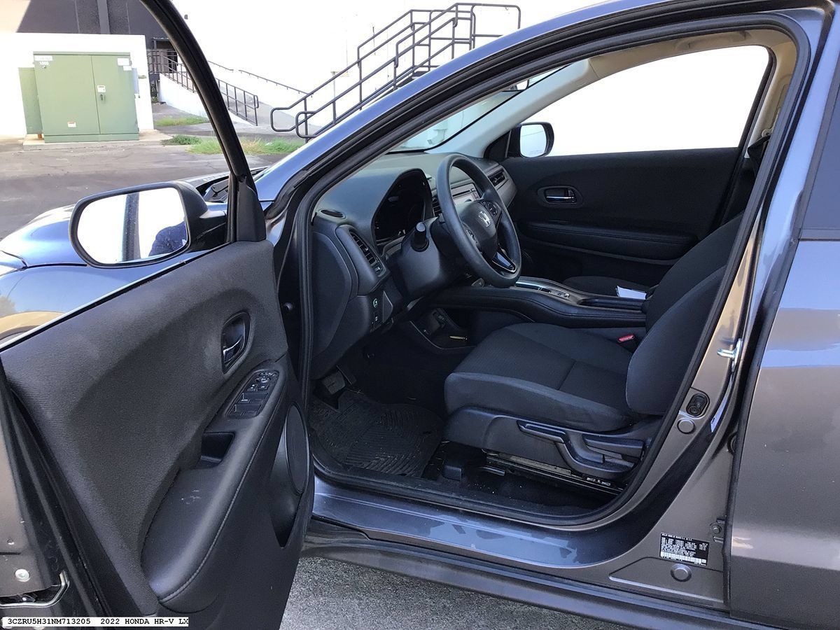 Used 2022 Honda HR-V LX image 8