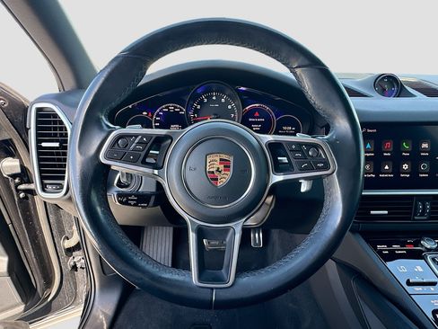 Used 2022 Porsche Cayenne AWD/4WD image 10