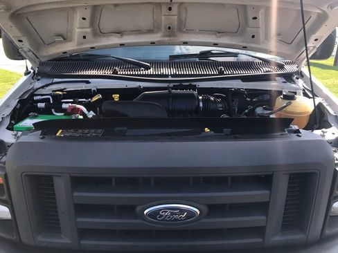 Used 2014 Ford E-350 and Econoline 350 Super Duty RWD image 39