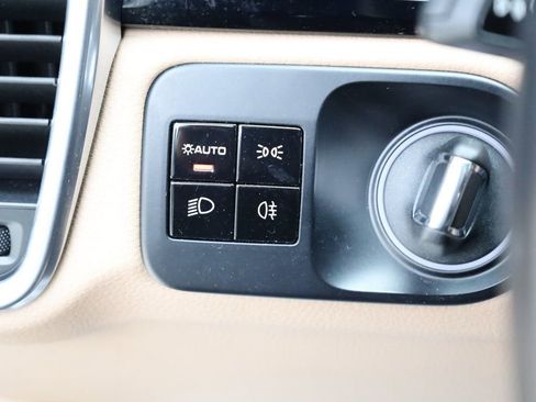 Used 2020 Porsche Cayenne image 30