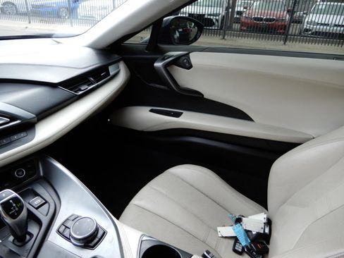 Used 2016 BMW i8 AWD/4WD image 16