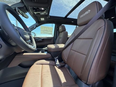 New 2026 Chevrolet Suburban High Country RWD image 17