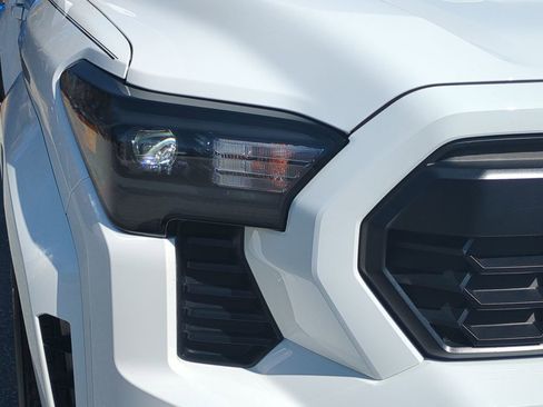 Used 2024 Toyota Tacoma TRD Sport image 18